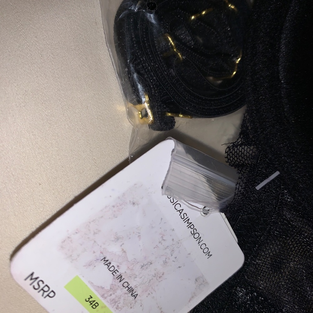 Jessica Simpson Bra. - Picture 10 of 10
